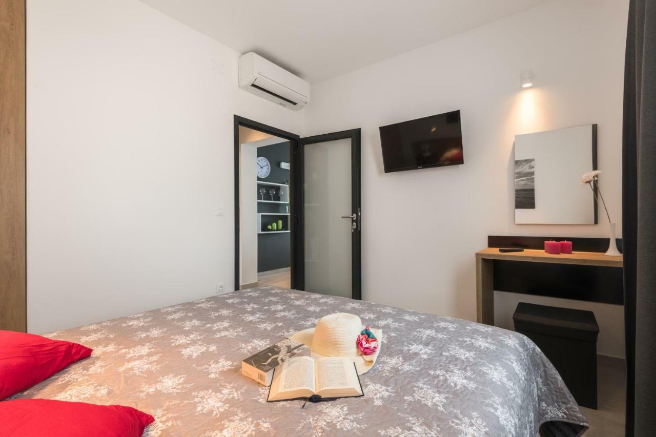 Delta Apartment *